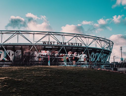Od průmyslového dědictví k módní ikoně Retro dresy West Hamu ovládají ulice