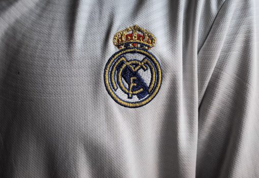 Odpolední běh v bílé Jak ladit Real Madrid outfit i při sportu